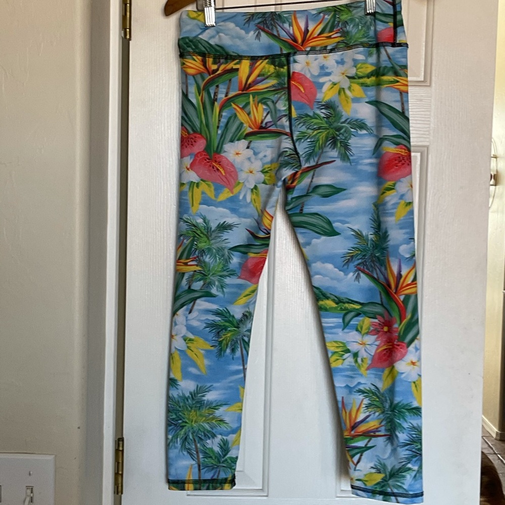 Beach tropical print cropped leggings
